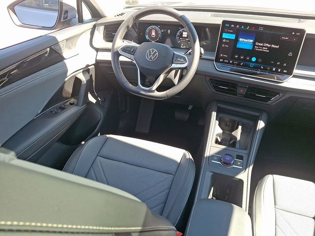 Certified 2025 Volkswagen Tiguan SE w/ Panoramic Sunroof Package AWD/4WD image 14