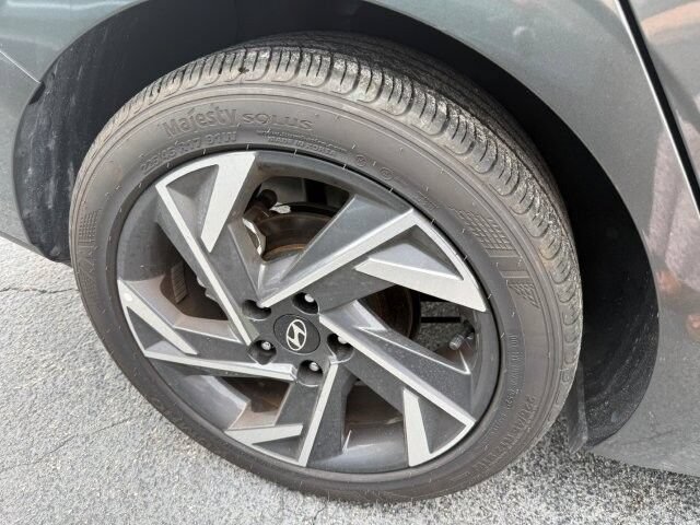 Used 2025 Hyundai Elantra Sport FWD image 10