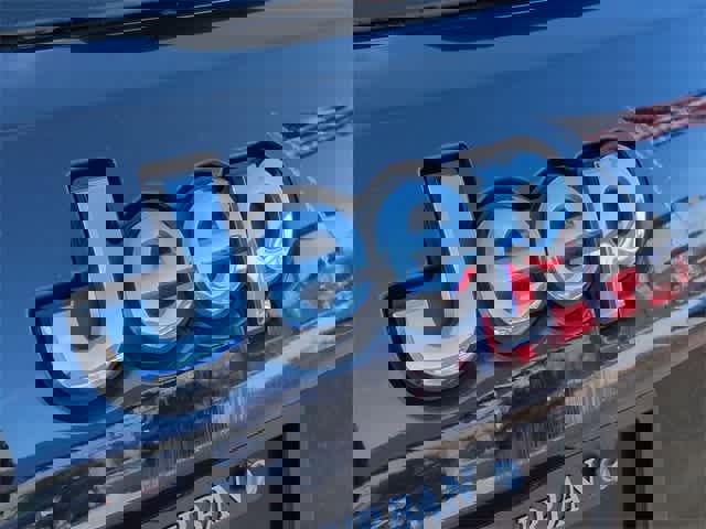 Used 2021 Jeep Grand Cherokee Limited w/ Premium Lighting Group image 12