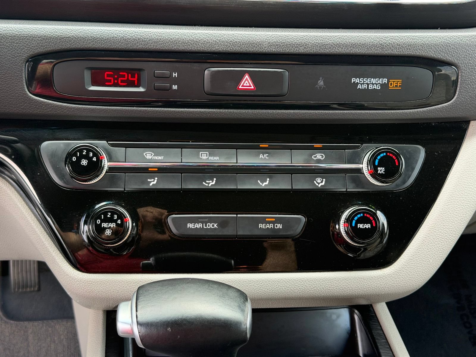 Used 2017 Kia Sedona LX w/ LX Essentials Premium Package FWD image 21