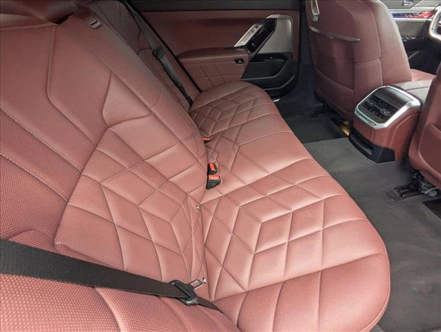 Used 2023 BMW 760i xDrive image 21