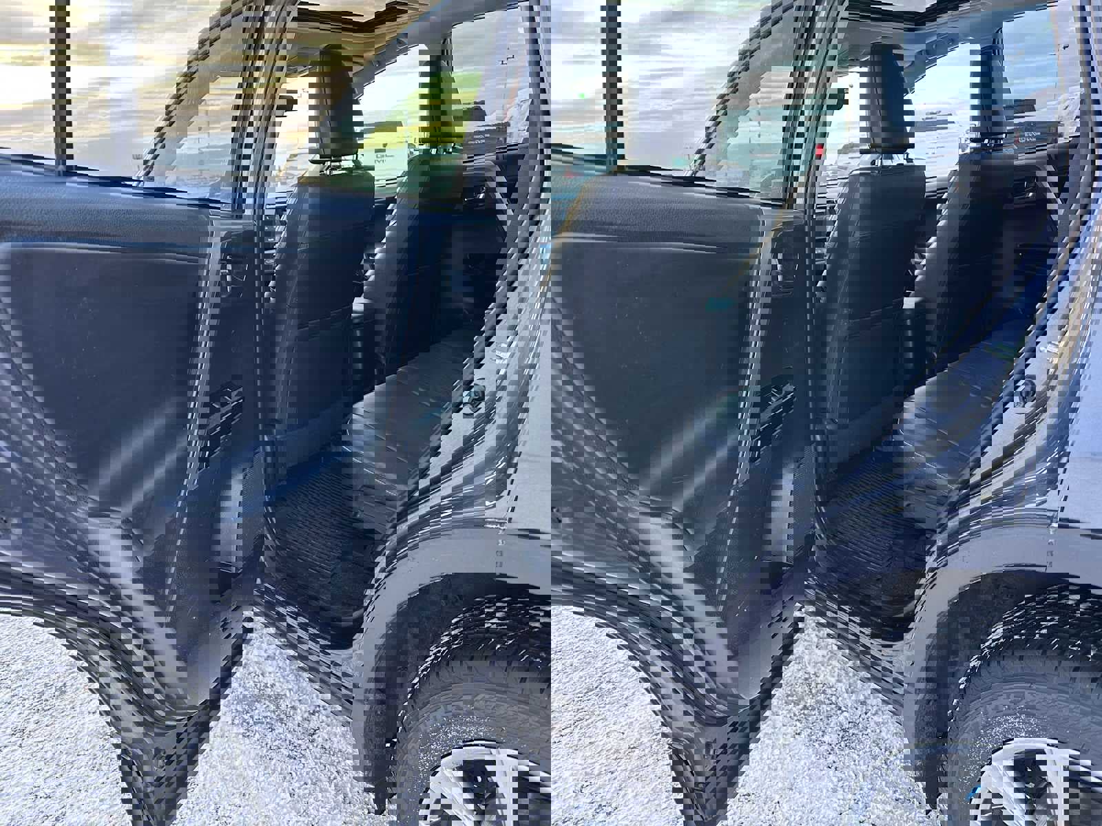 Used 2017 Toyota RAV4 Limited image 15