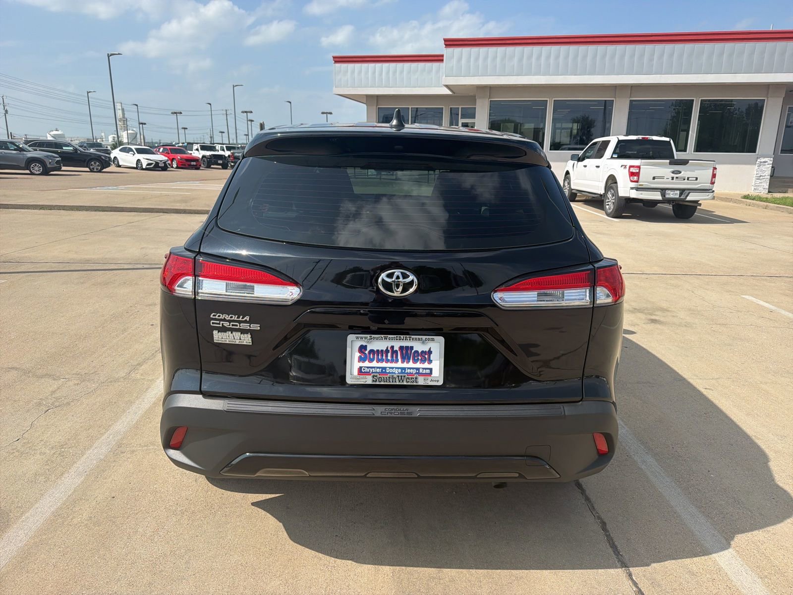 Used 2022 Toyota Corolla Cross L FWD image 6