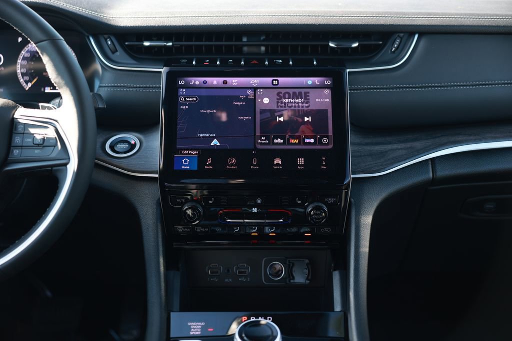 New 2025 Jeep Grand Cherokee Limited w/ Black Appearance Package image 23