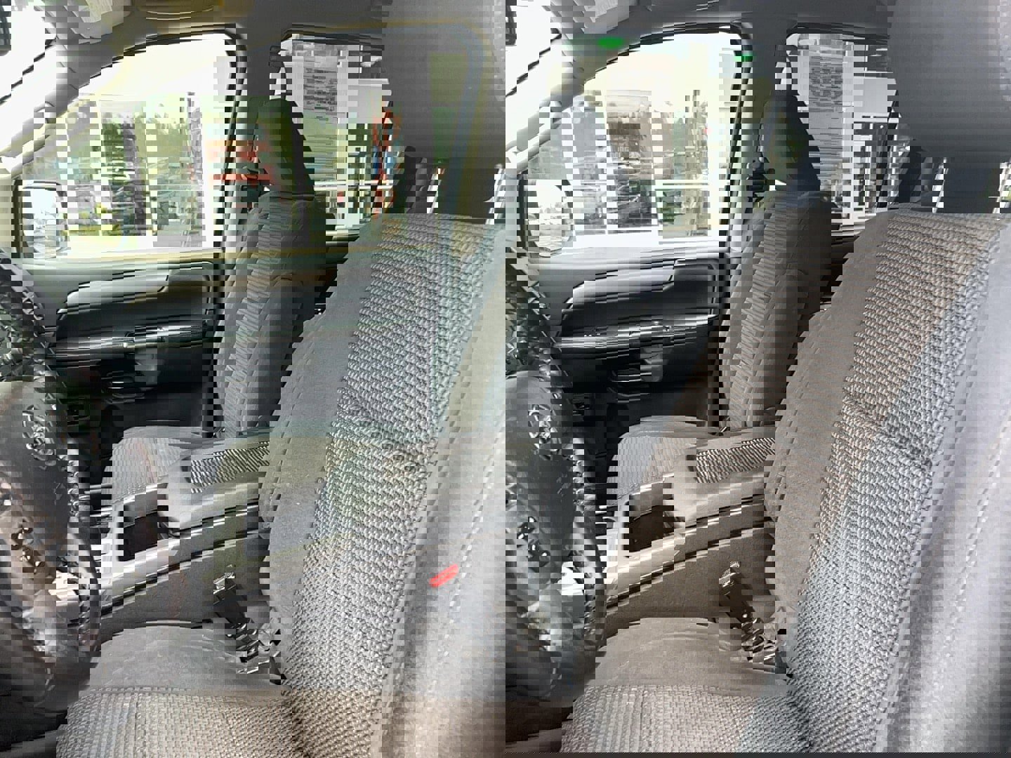 Used 2013 Nissan Armada SV image 16