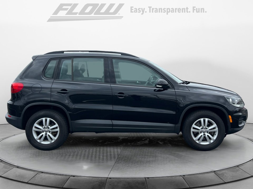 Used 2017 Volkswagen Tiguan S image 10