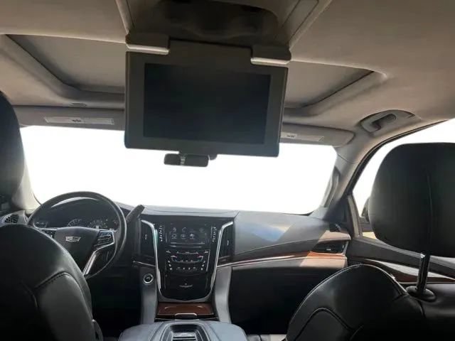Used 2019 Cadillac Escalade Premium Luxury w/ Escalade Sport Edition AWD/4WD image 29