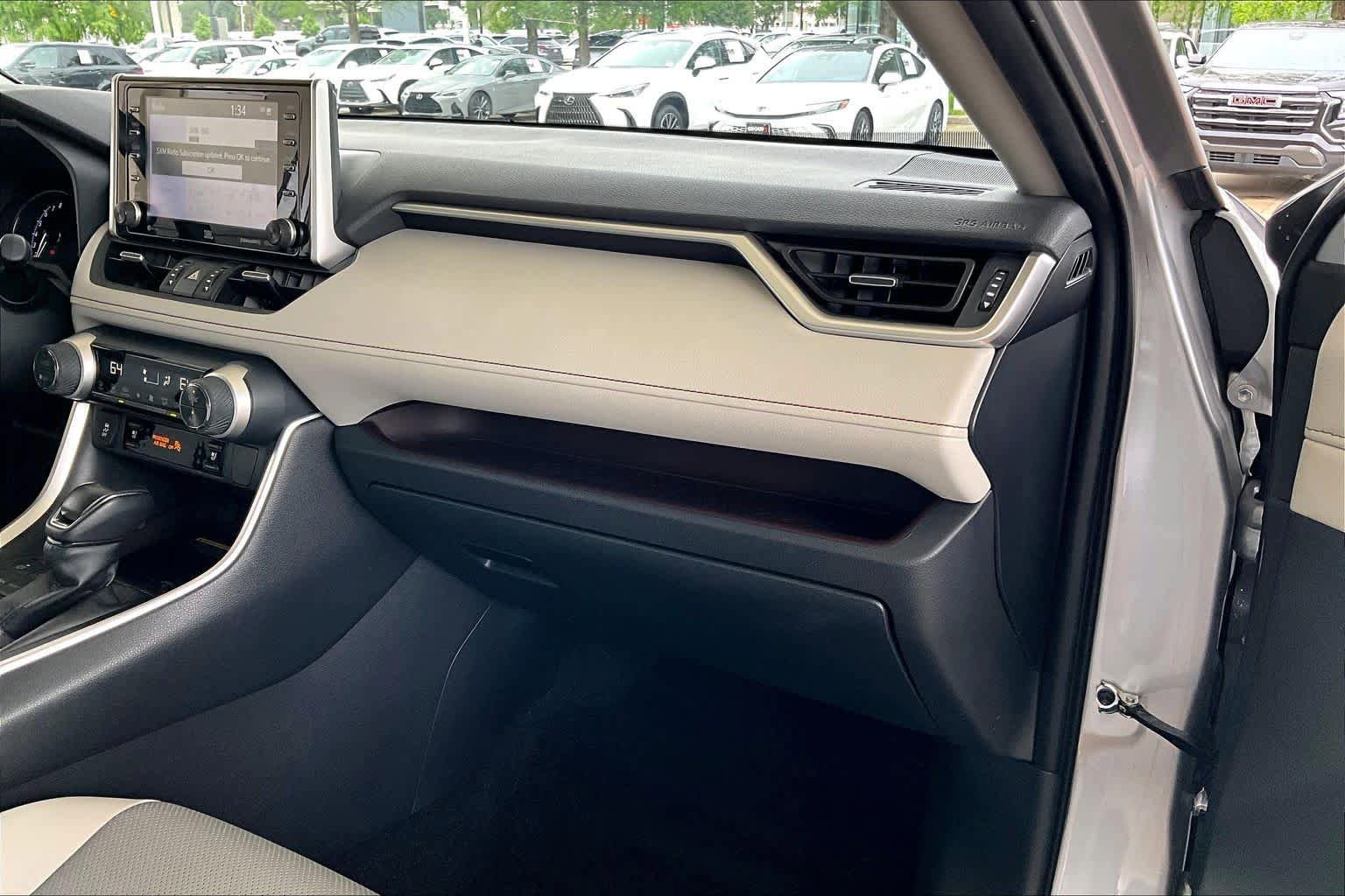 Used 2020 Toyota RAV4 Limited FWD image 17