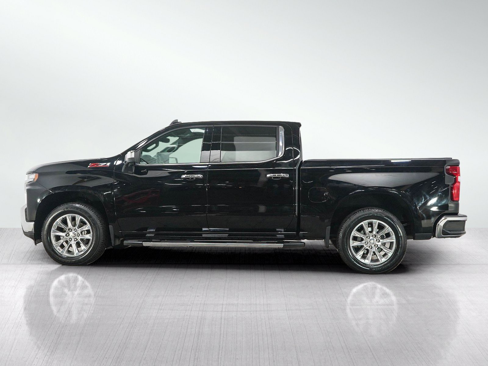 Used 2019 Chevrolet Silverado 1500 LTZ AWD/4WD image 2
