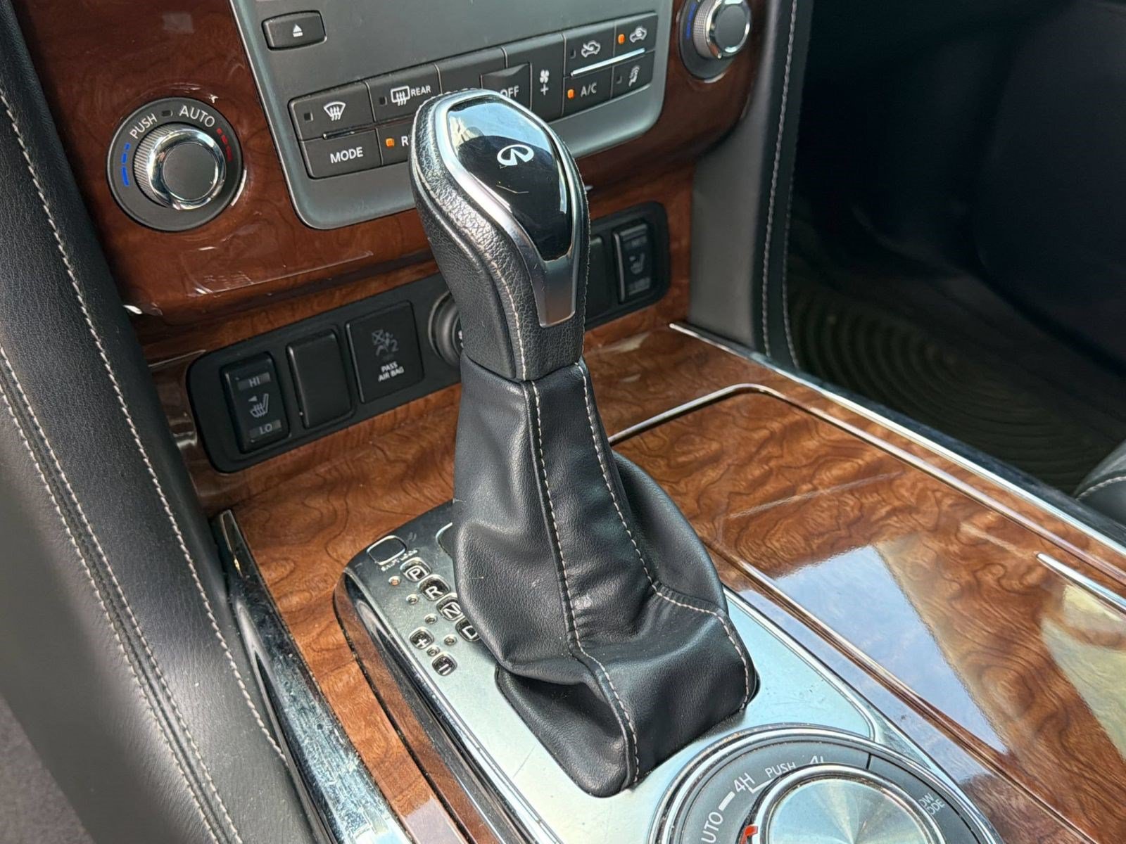 Used 2019 INFINITI QX80 Luxe AWD/4WD image 18