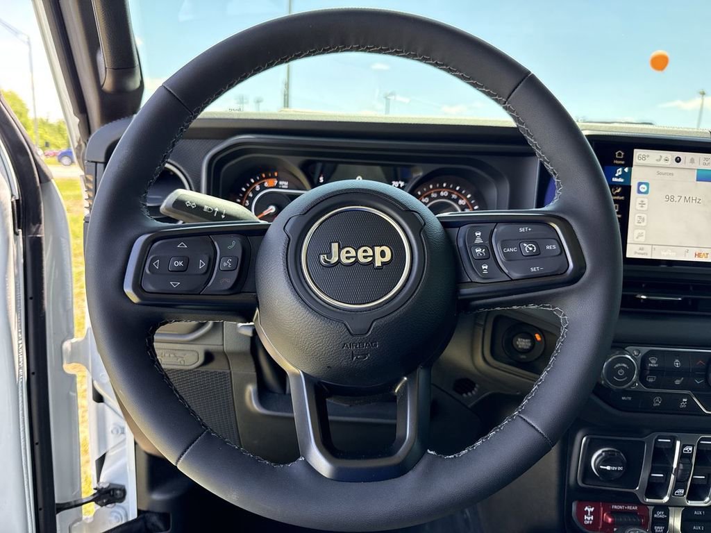 Used 2026 Jeep Wrangler Unlimited Rubicon AWD/4WD image 23