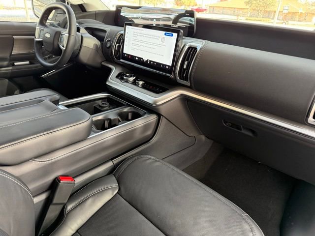 New 2026 Ford Expedition Platinum w/ Driver's Package image 12