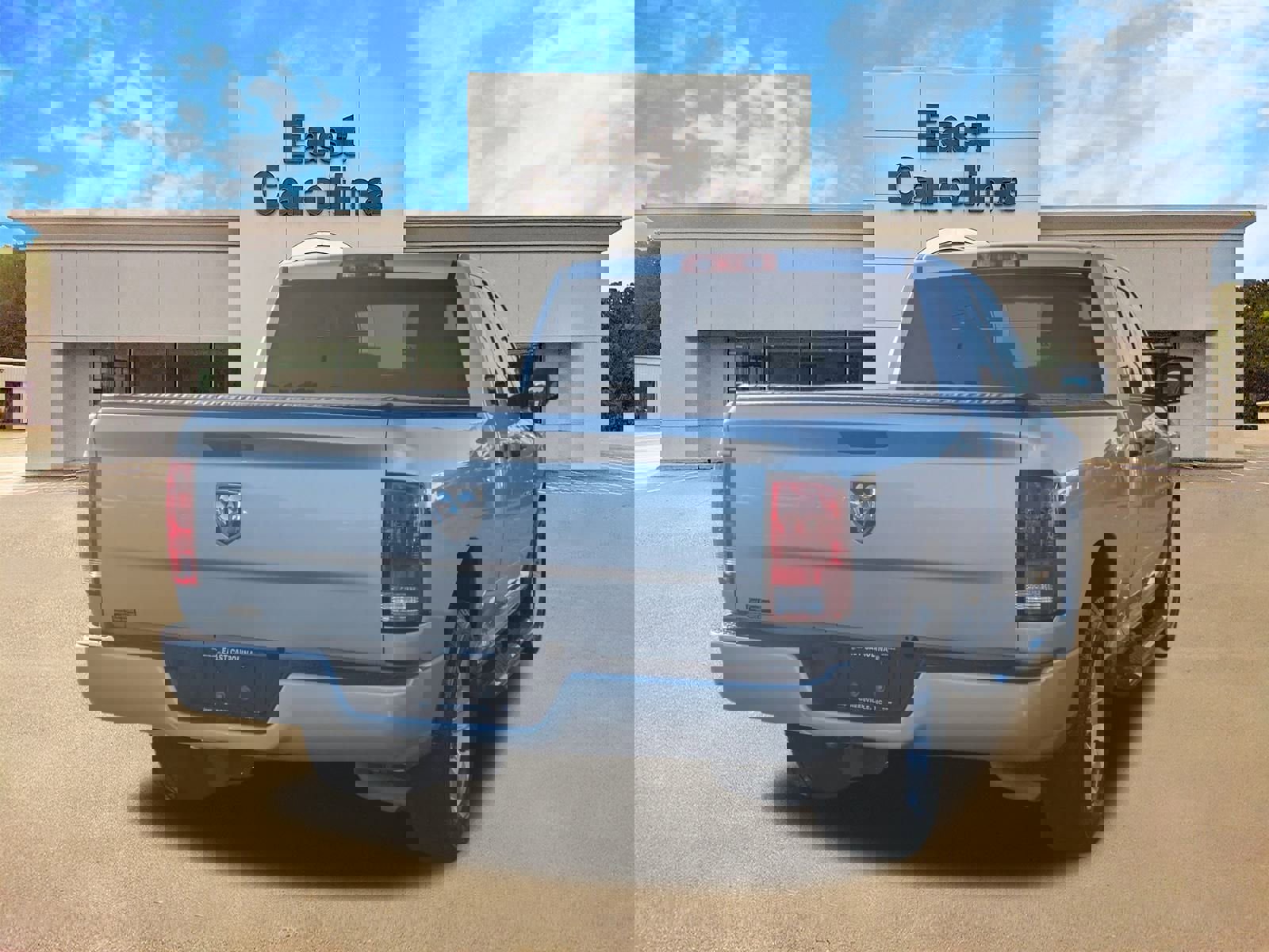 Used 2017 RAM 1500 Express image 3