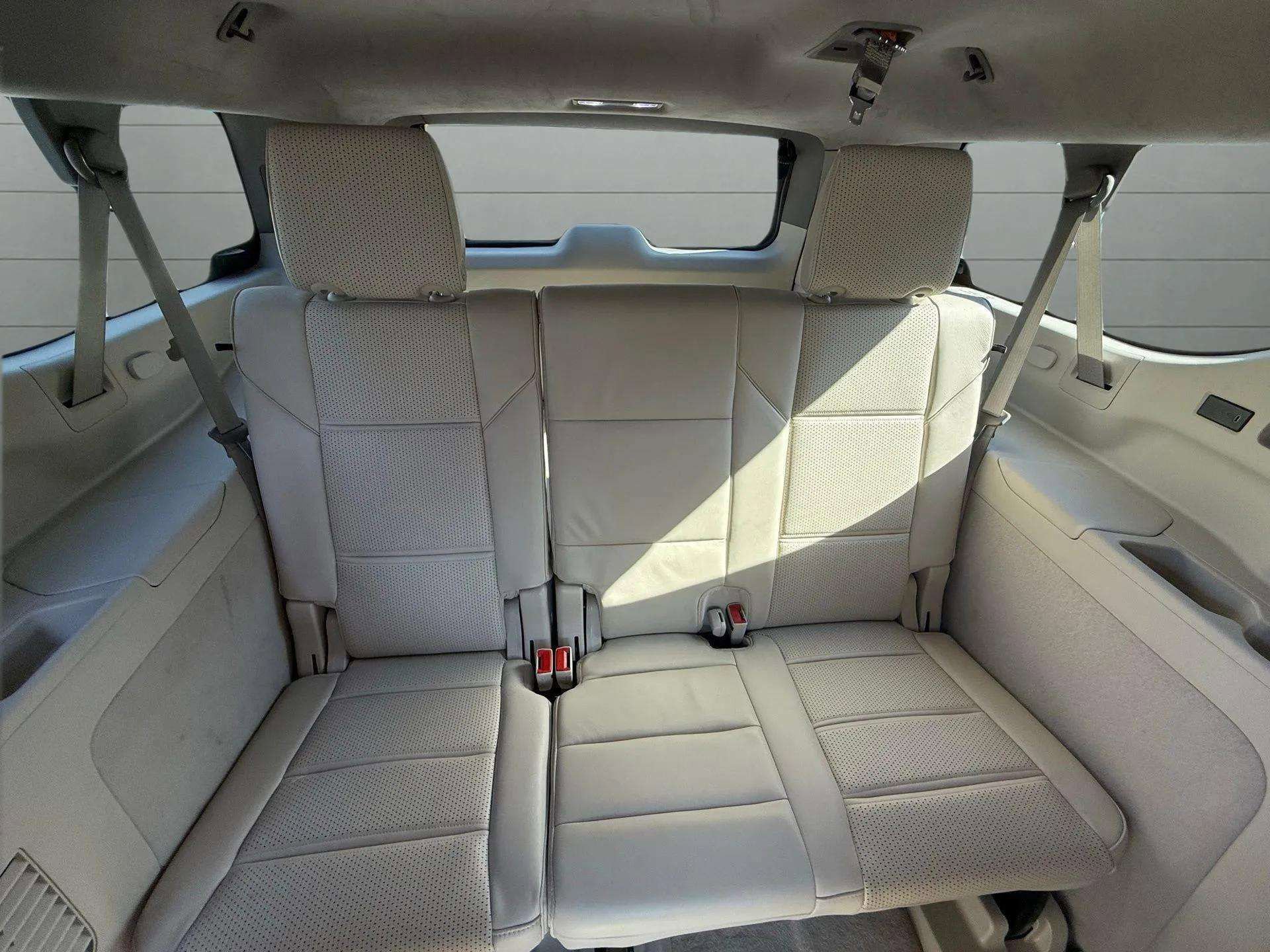 Used 2024 Cadillac Escalade ESV Sport Platinum w/ Heavy-Duty Trailer Package image 27