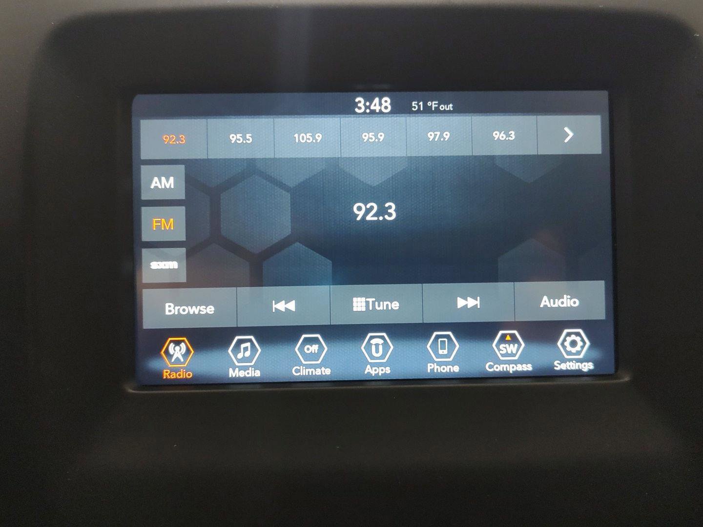 Used 2018 Jeep Compass Latitude w/ Popular Equipment Group AWD/4WD image 8