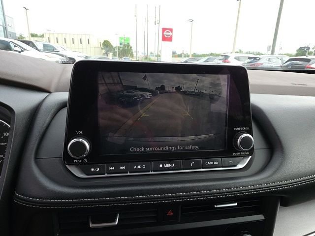 Used 2023 Nissan Rogue SV image 19