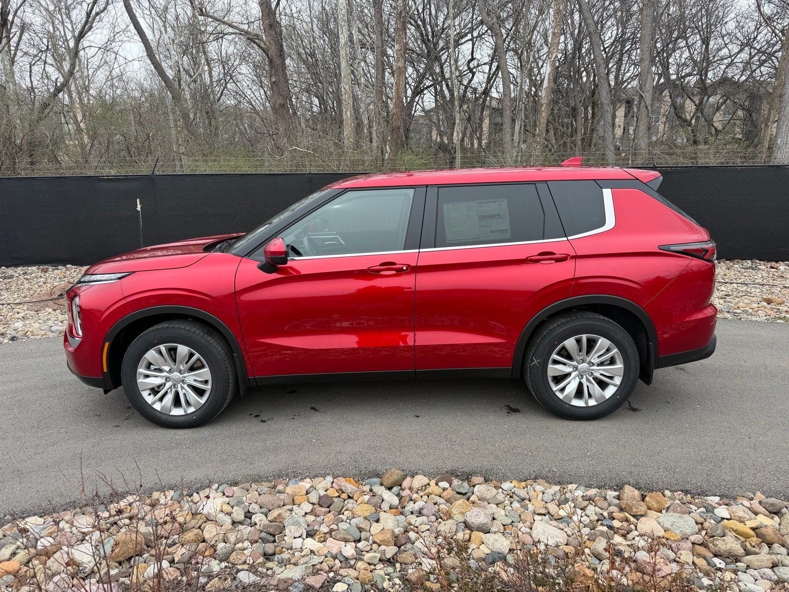 New 2026 Mitsubishi Outlander ES AWD/4WD image 2