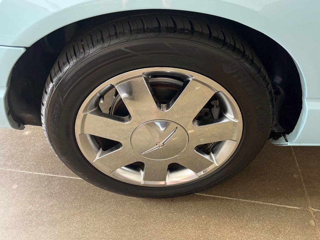 Used 2003 Ford Thunderbird image 78