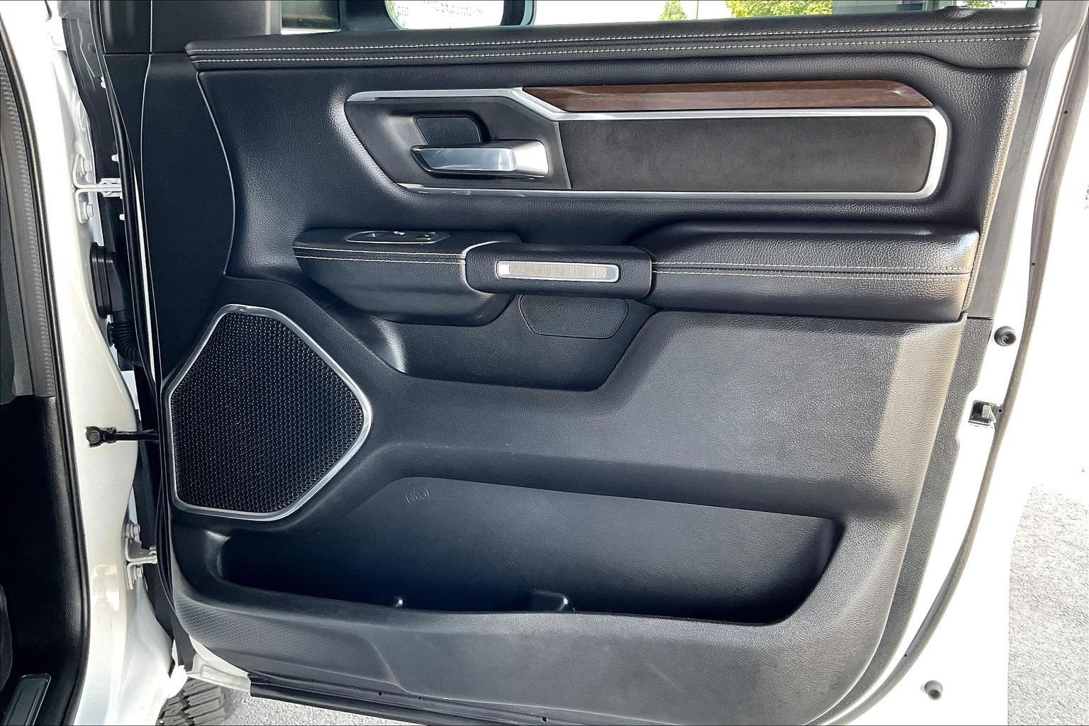 Used 2022 RAM 1500 Laramie AWD/4WD image 22