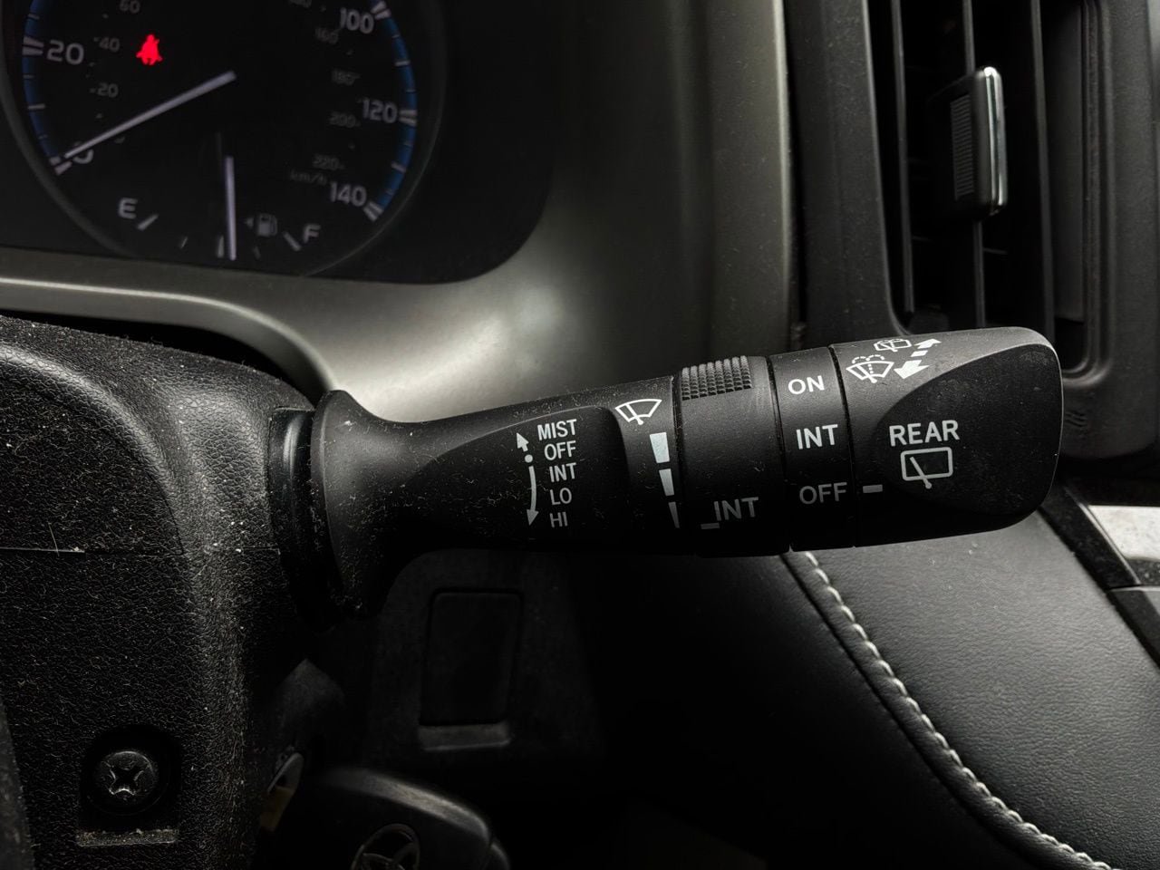 Used 2017 Toyota RAV4 XLE AWD/4WD image 35