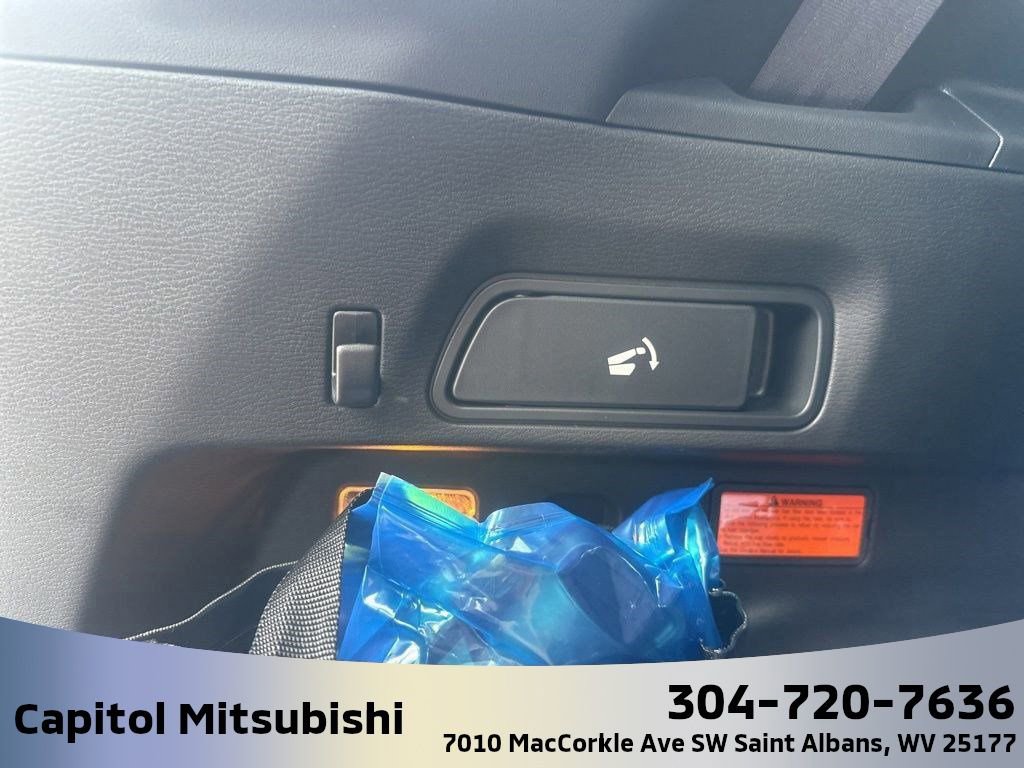 New 2025 Mitsubishi Outlander SEL Black Edition image 16