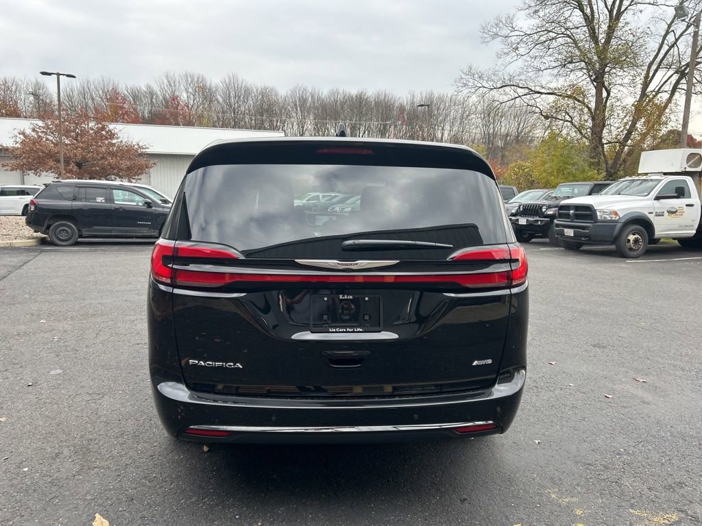 New 2026 Chrysler Pacifica Select image 4