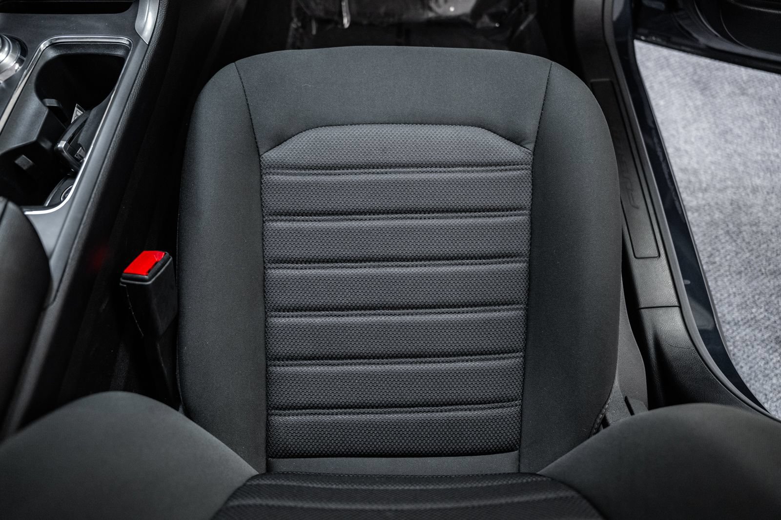 Certified 2020 Ford Fusion SE FWD image 28