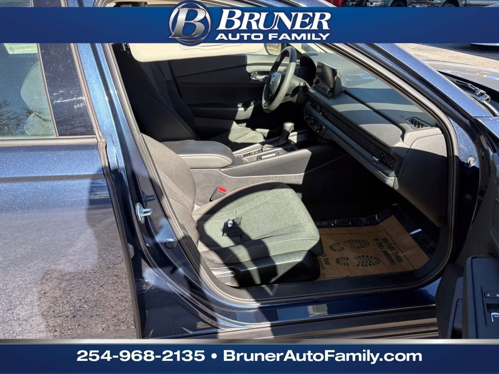 Used 2023 Honda Accord EX image 14