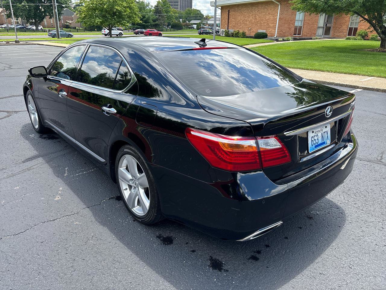 Used 2012 Lexus LS 460 L w/ Luxury Pkg RWD image 5