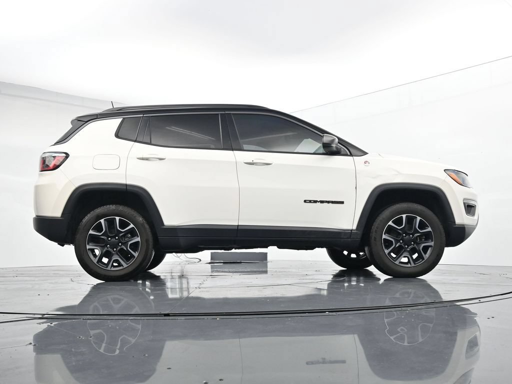 Used 2019 Jeep Compass Trailhawk w/ Popular Equipment Group AWD/4WD image 35