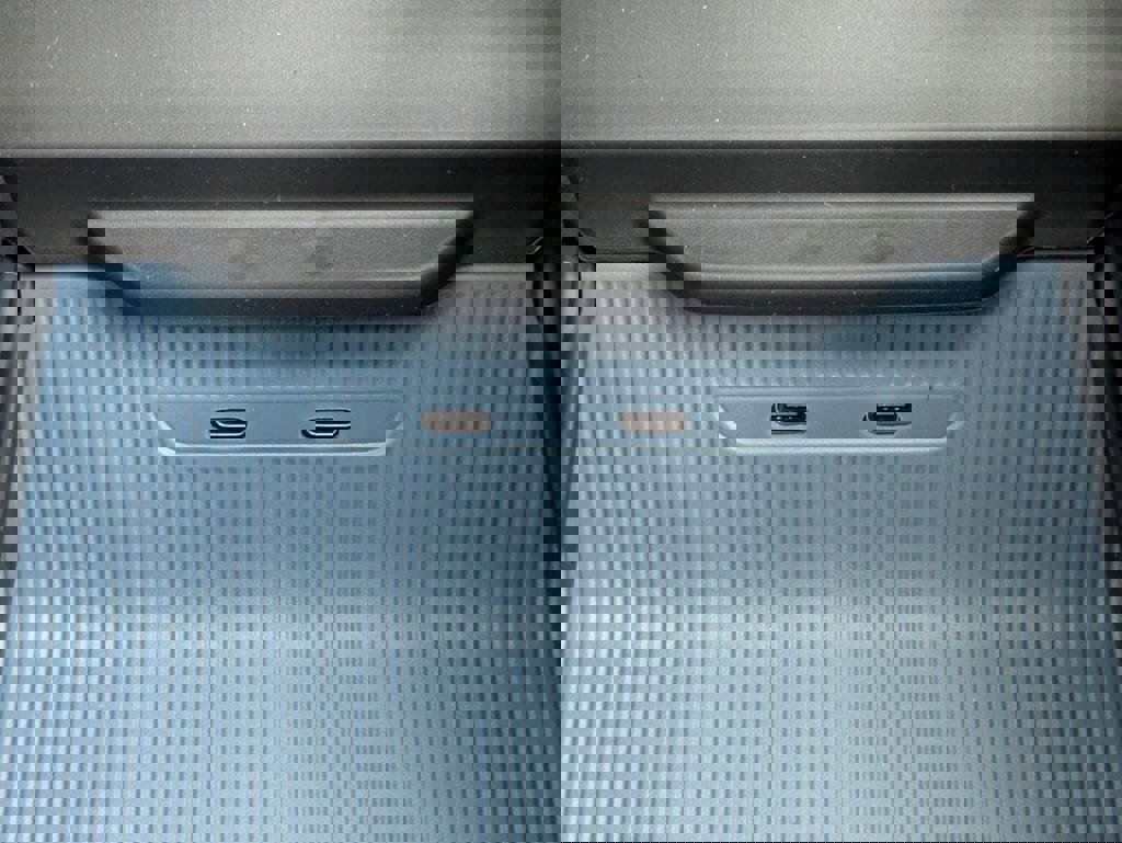 New 2026 Volvo EX30 Plus w/ Protection Package Premier image 30