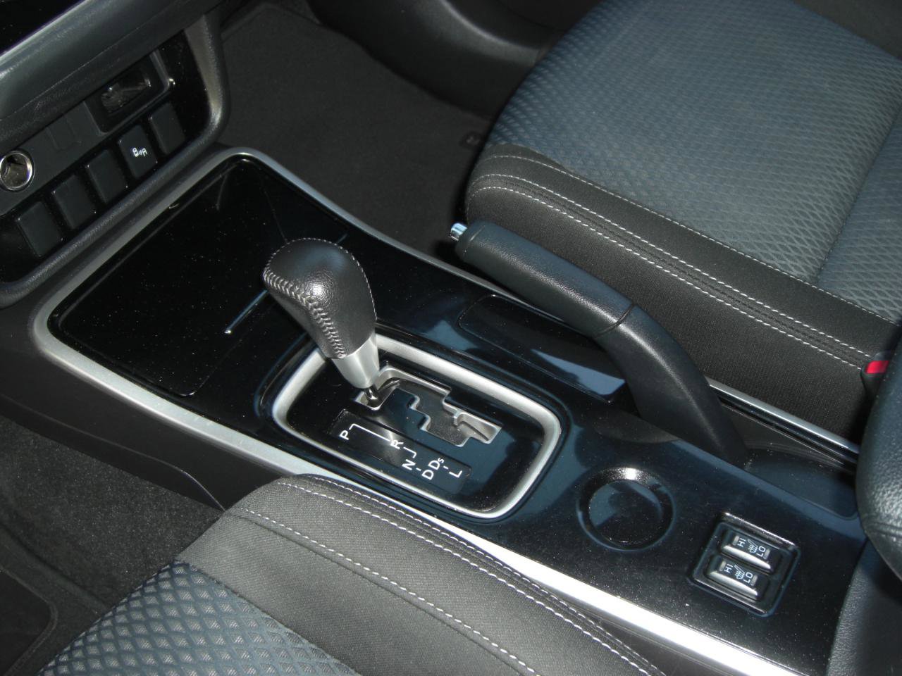 Used 2018 Mitsubishi Outlander LE FWD image 13