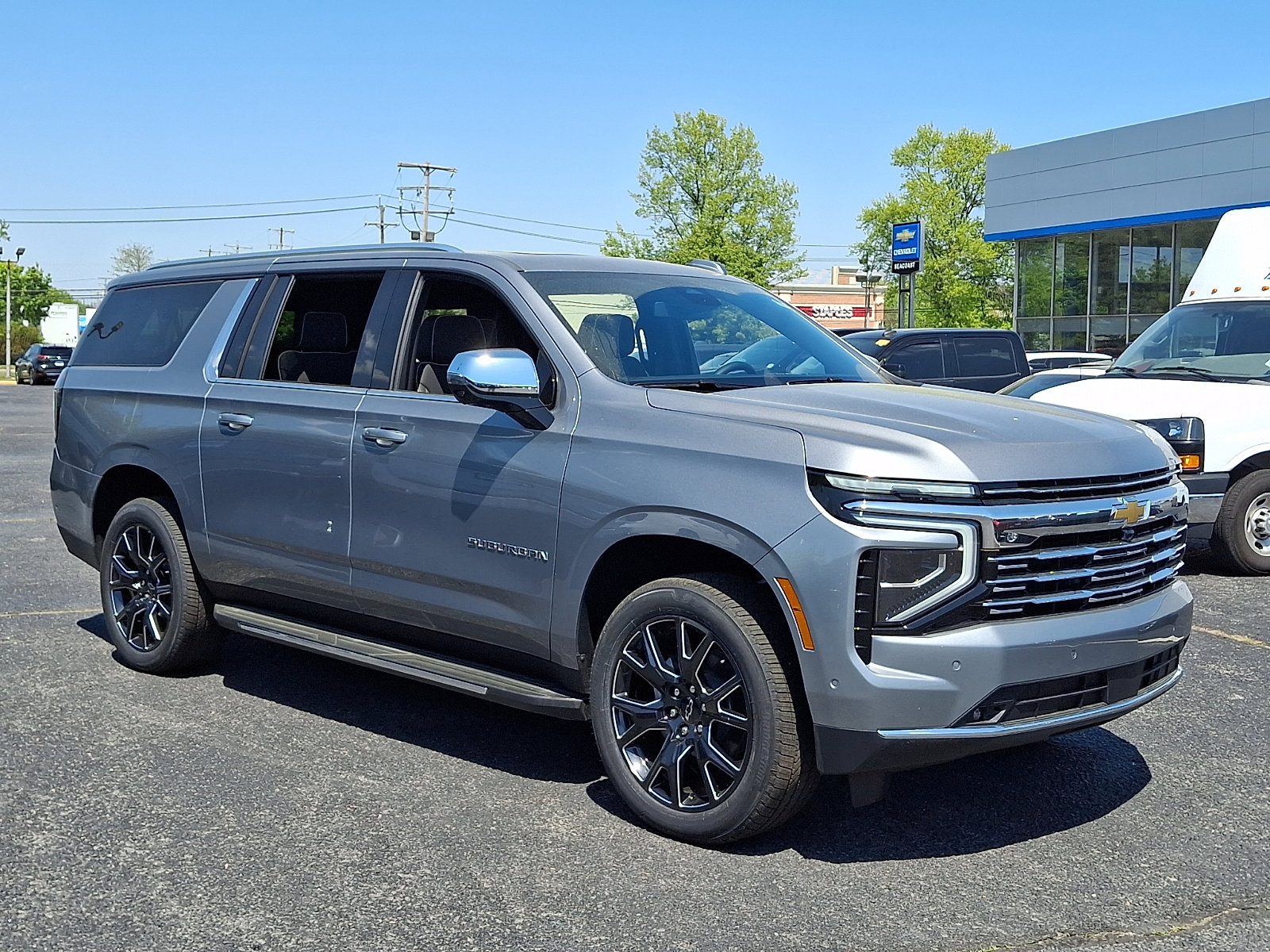New 2026 Chevrolet Suburban Premier w/ Sun And Tow Package