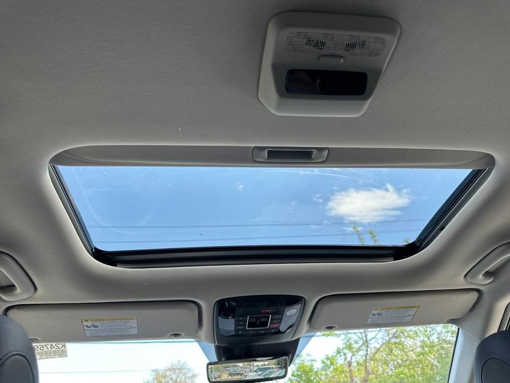 New 2025 Kia Carnival SX Prestige FWD image 38