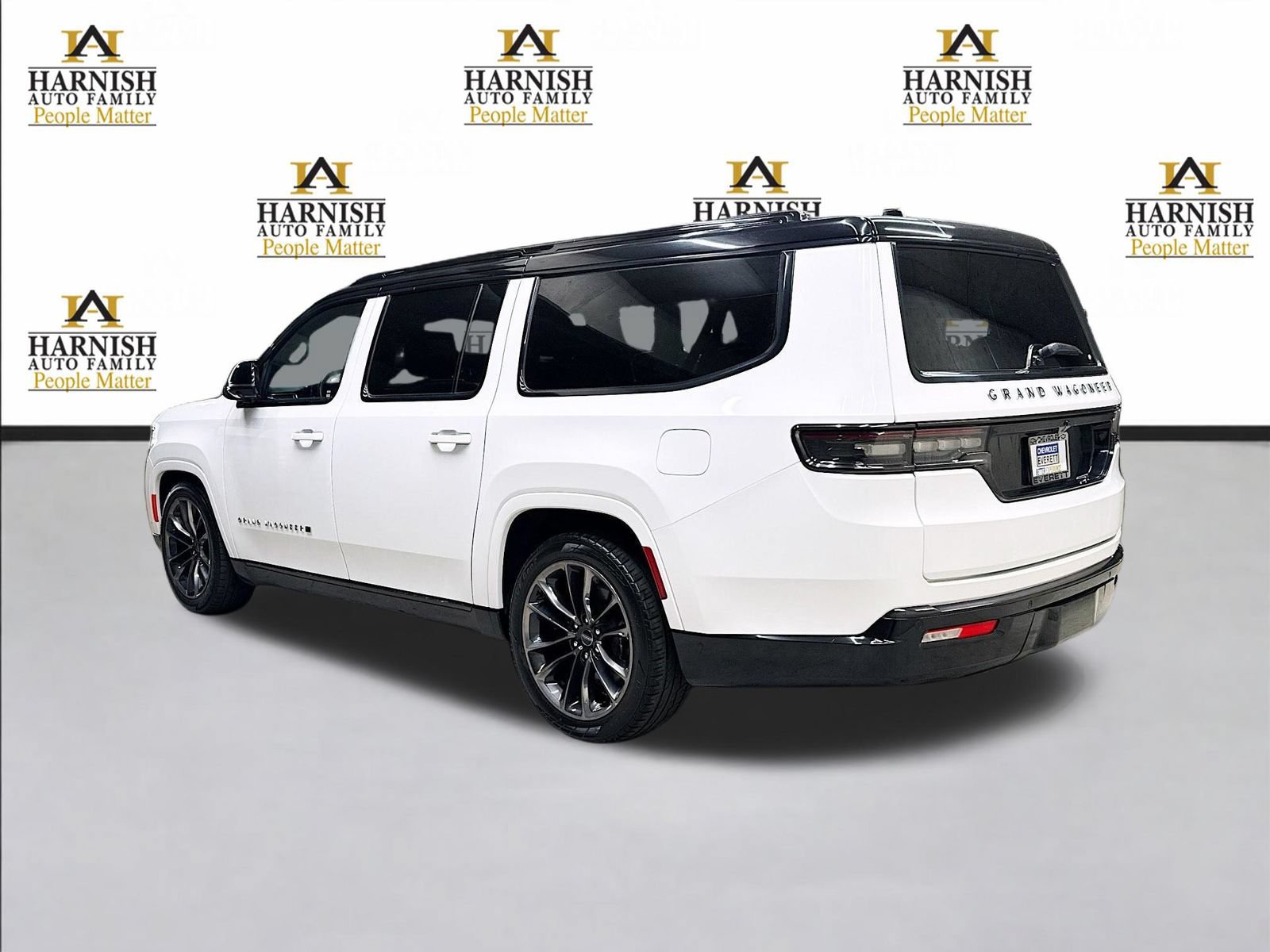 Used 2024 Jeep Grand Wagoneer L Series II w/ Quick Order Packagew 28T AWD/4WD image 8