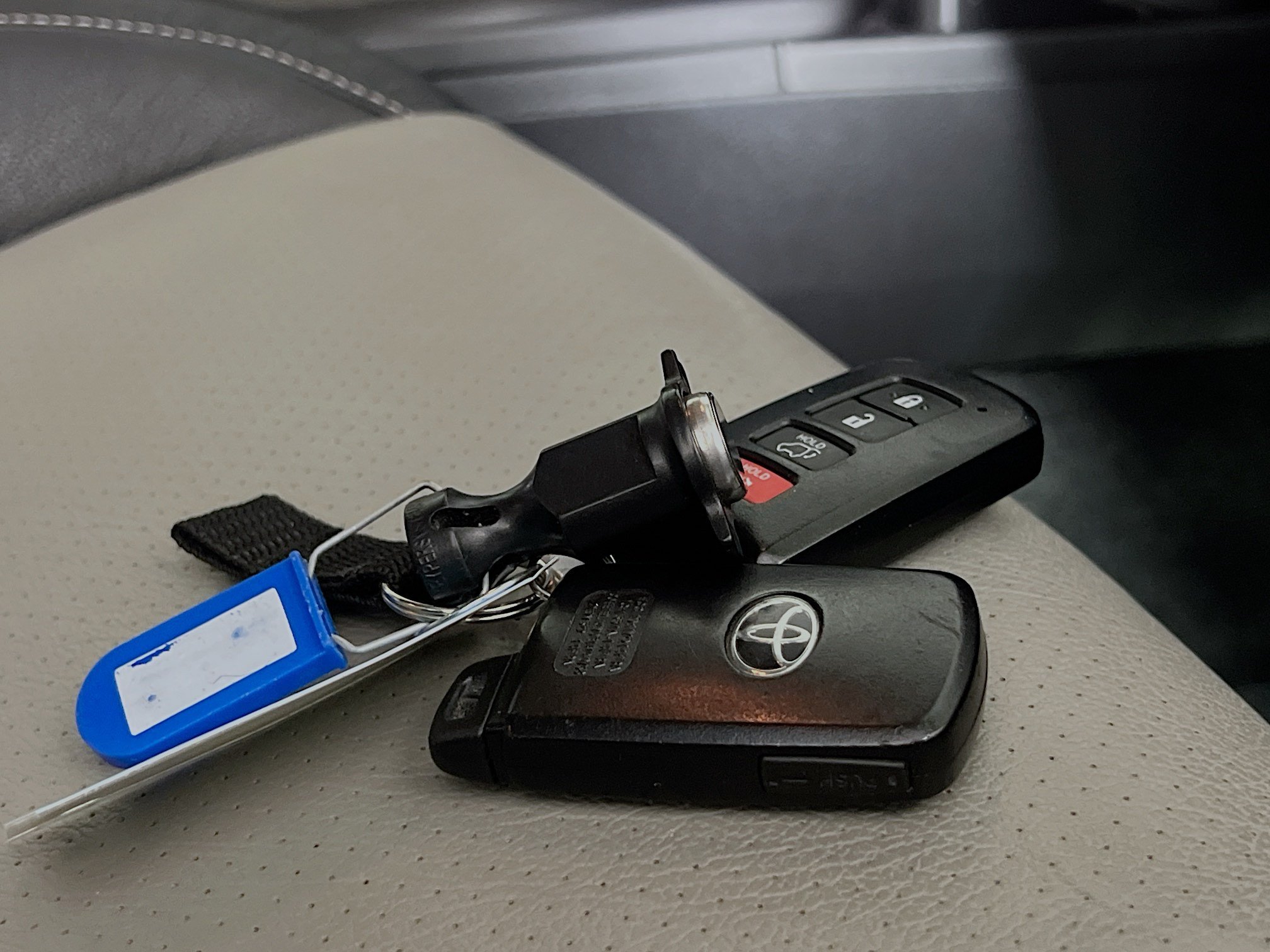 Used 2018 Toyota RAV4 XLE FWD image 36