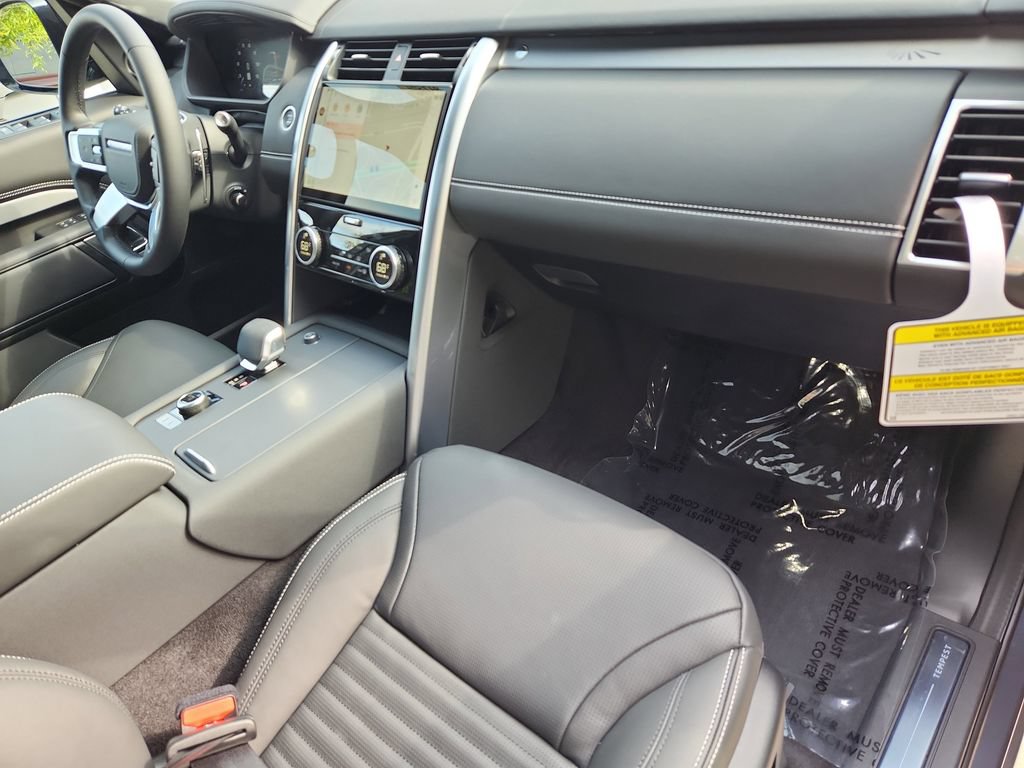 New 2026 Land Rover Discovery Limited Edition AWD/4WD image 29