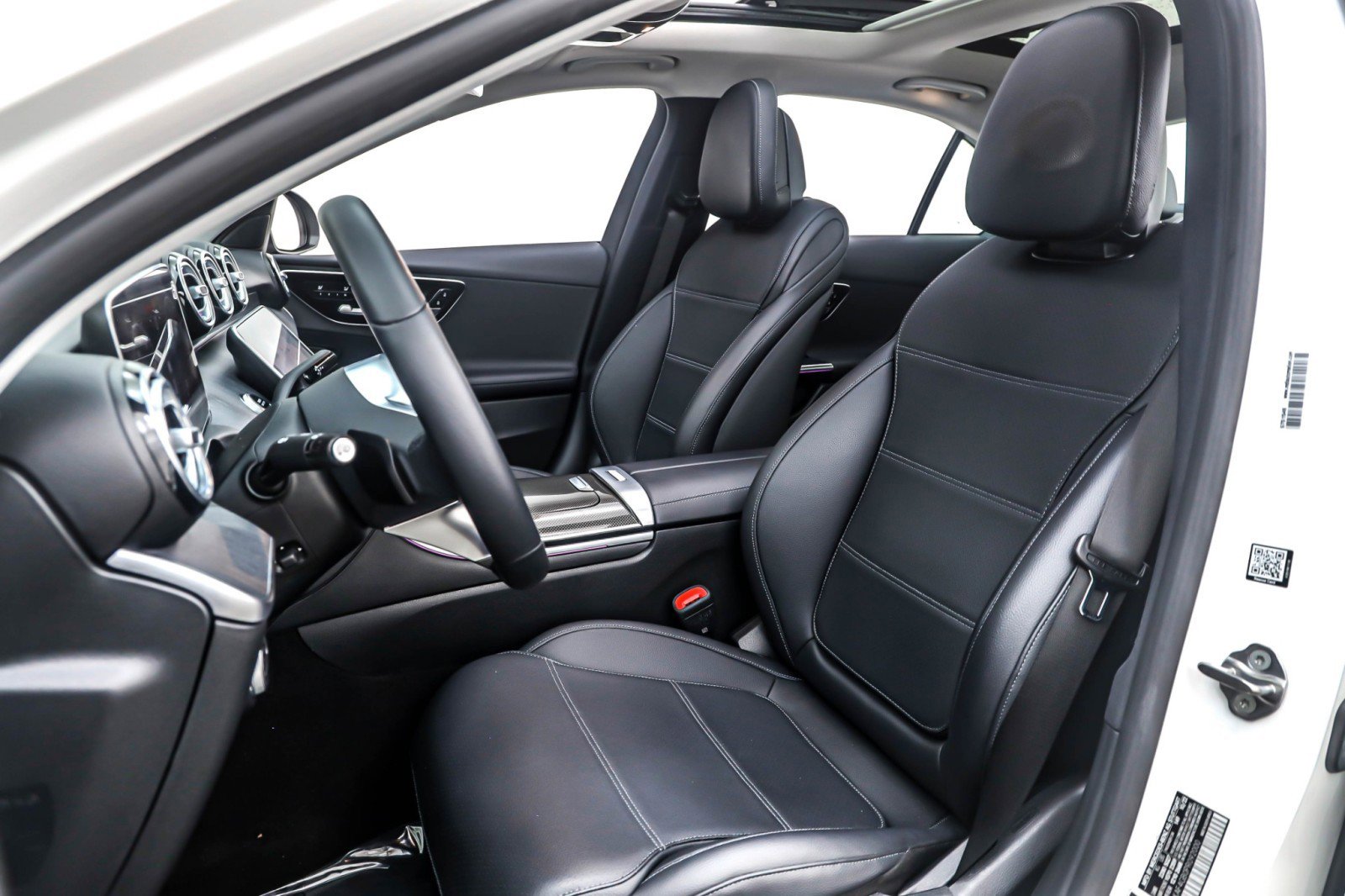 Used 2023 Mercedes-Benz C 300 Sedan image 16