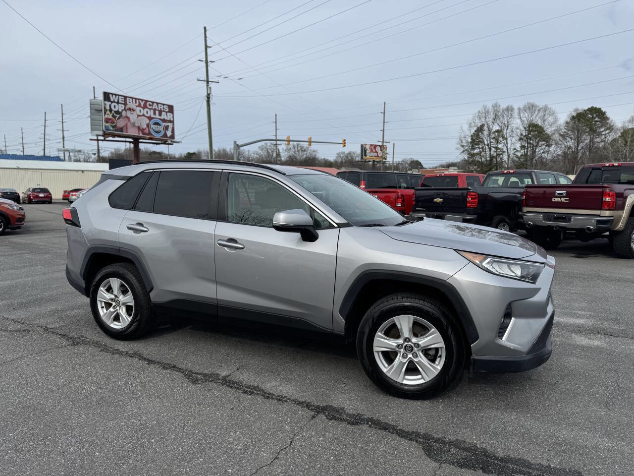 Used 2020 Toyota RAV4 XLE image 23