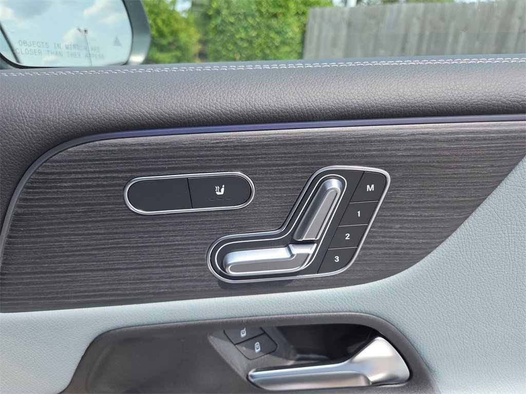 New 2026 Mercedes-Benz GLB 250 4MATIC image 17