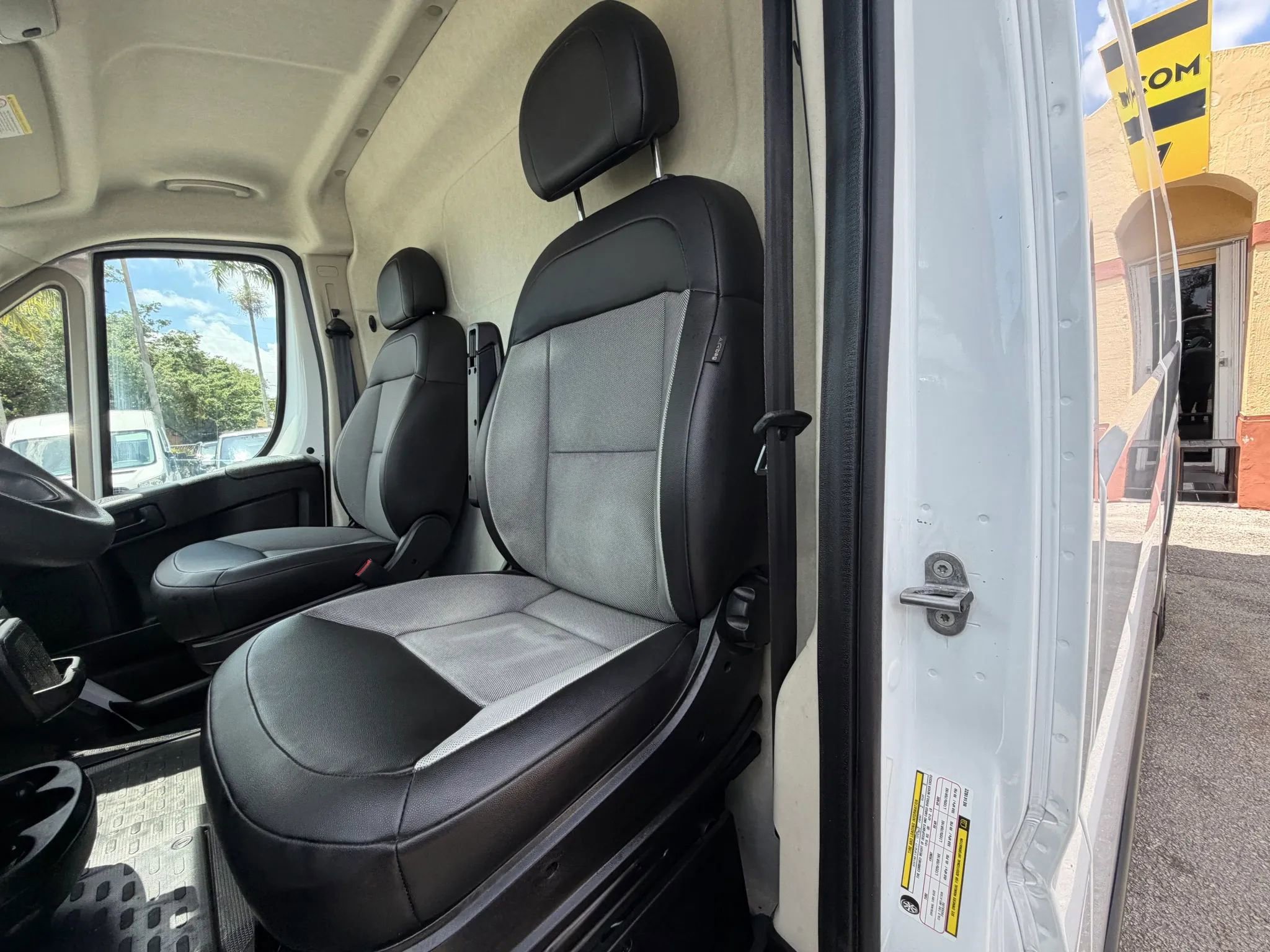 Used 2022 RAM ProMaster 3500 w/ Premium Convenience Group (A) FWD image 16