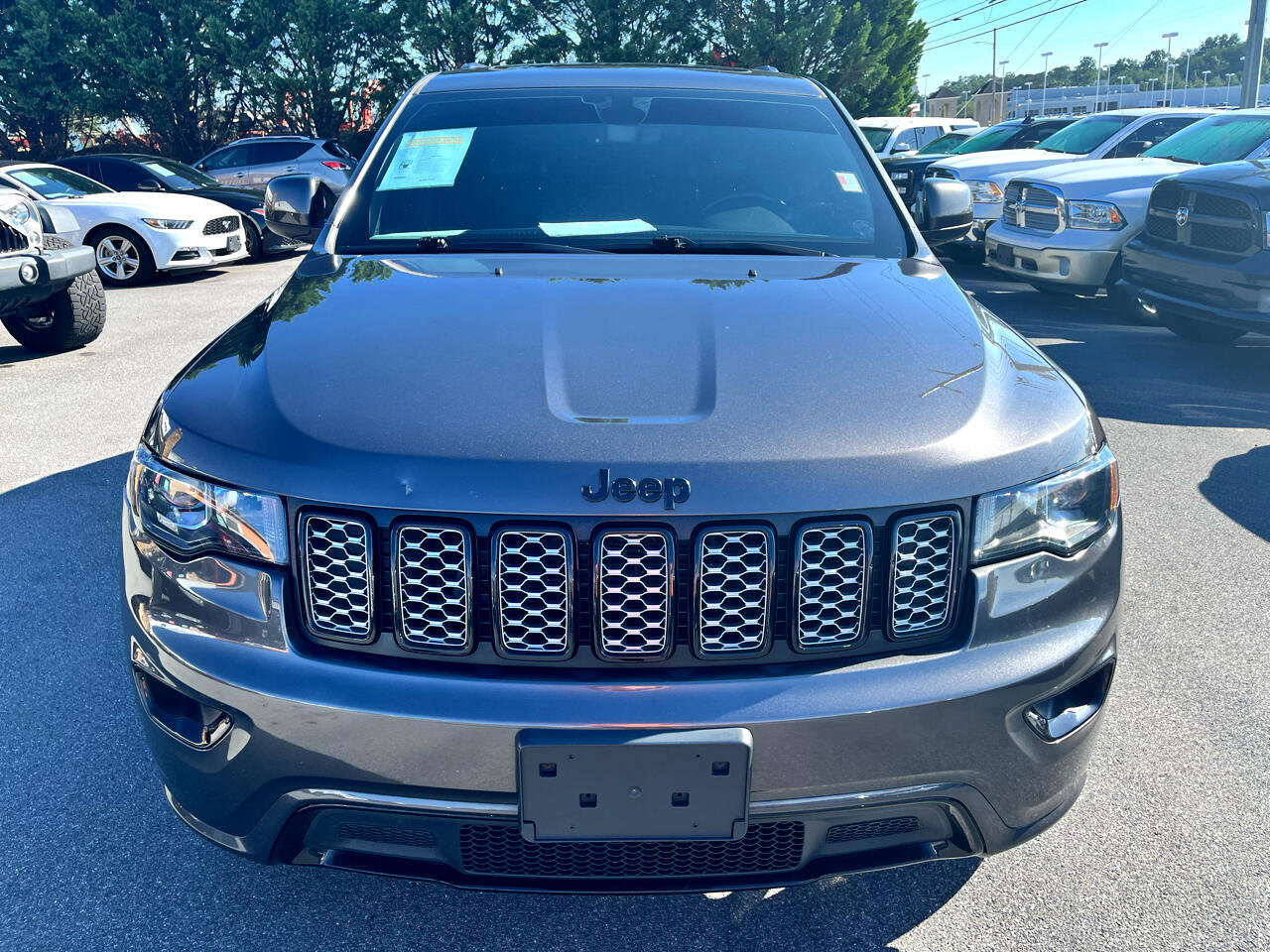 Used 2020 Jeep Grand Cherokee Altitude image 2