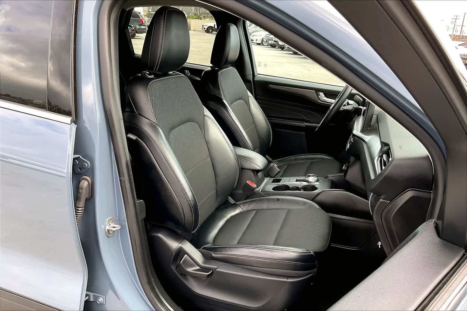 Used 2025 Ford Escape SE FWD image 13