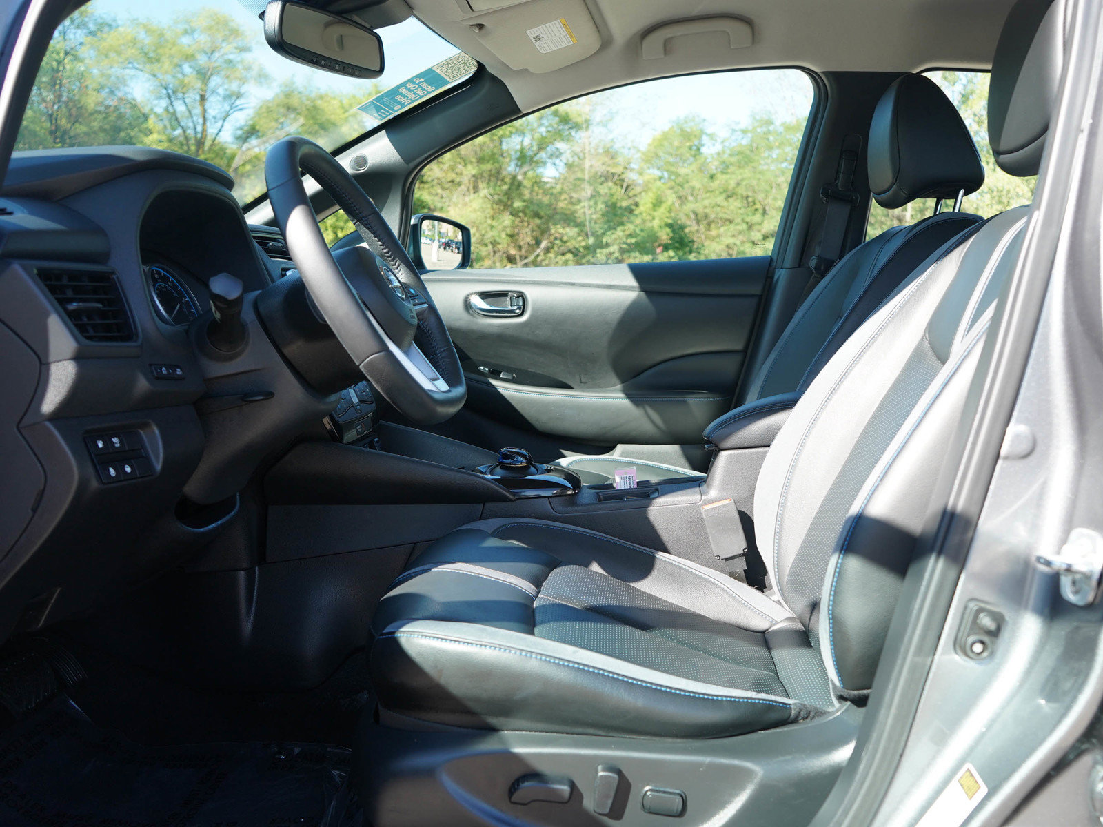 Used 2018 Nissan Leaf SL w/ SL Technology Package FWD image 22