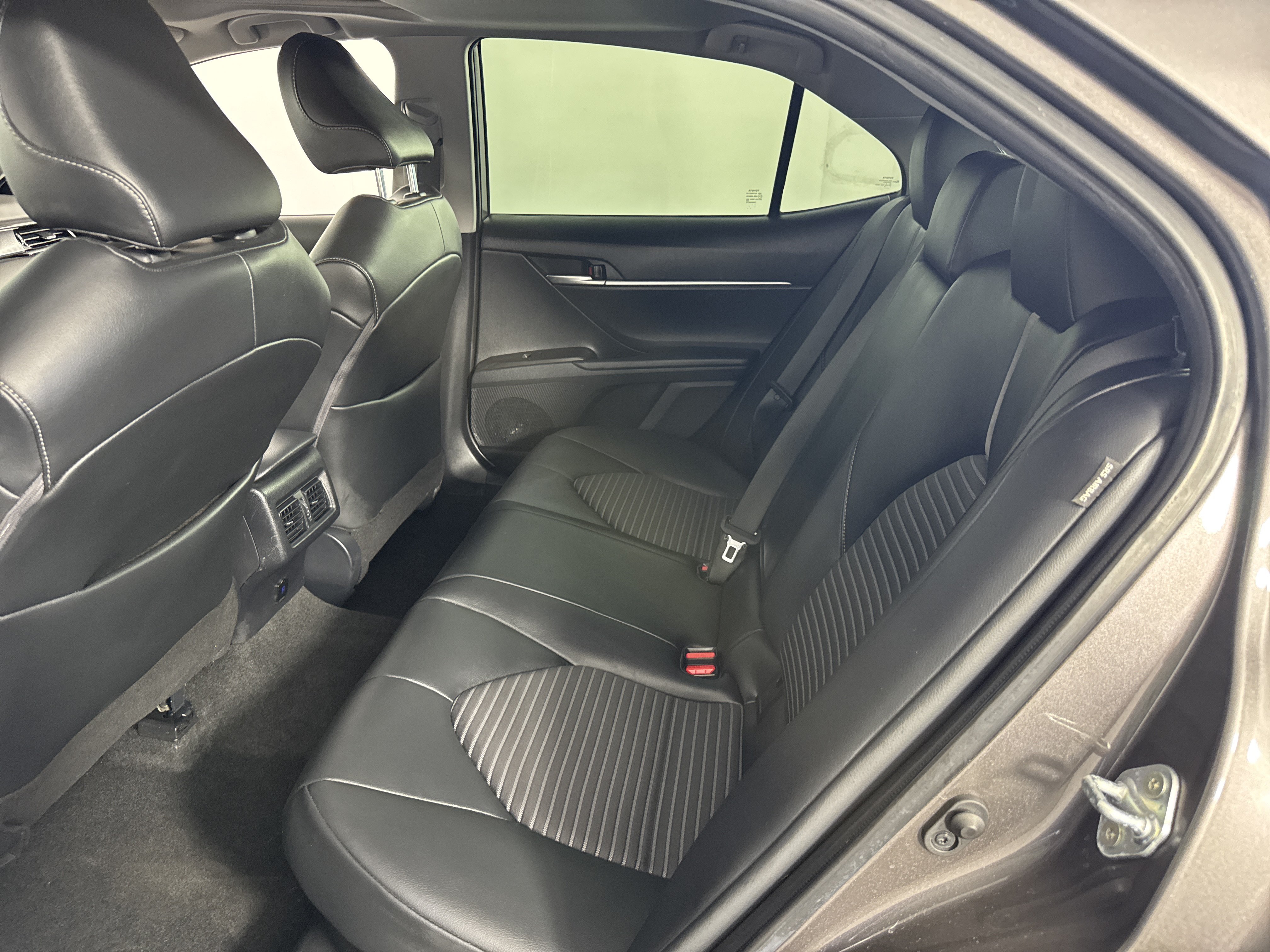 Used 2023 Toyota Camry SE w/ Audio Upgrade Package FWD image 33