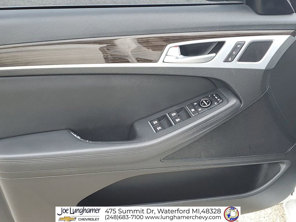 Used 2017 Genesis G80 3.8 image 23