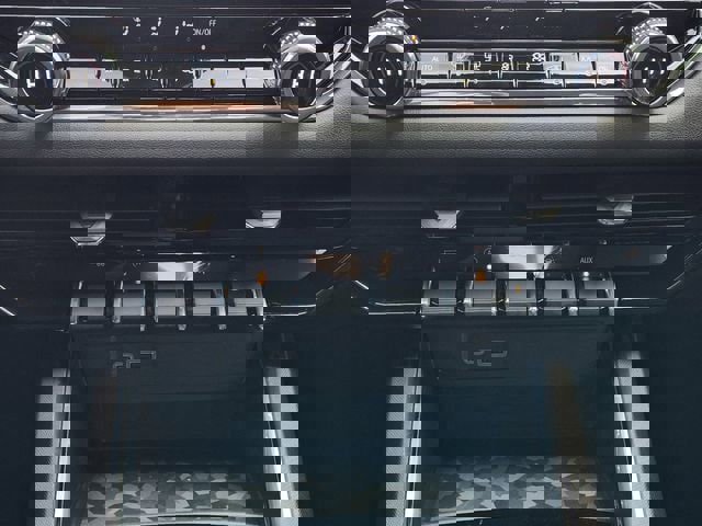 New 2025 GMC Canyon Elevation w/ Convenience Package image 15