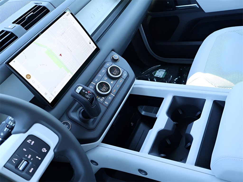 New 2025 Land Rover Defender 110 S image 19