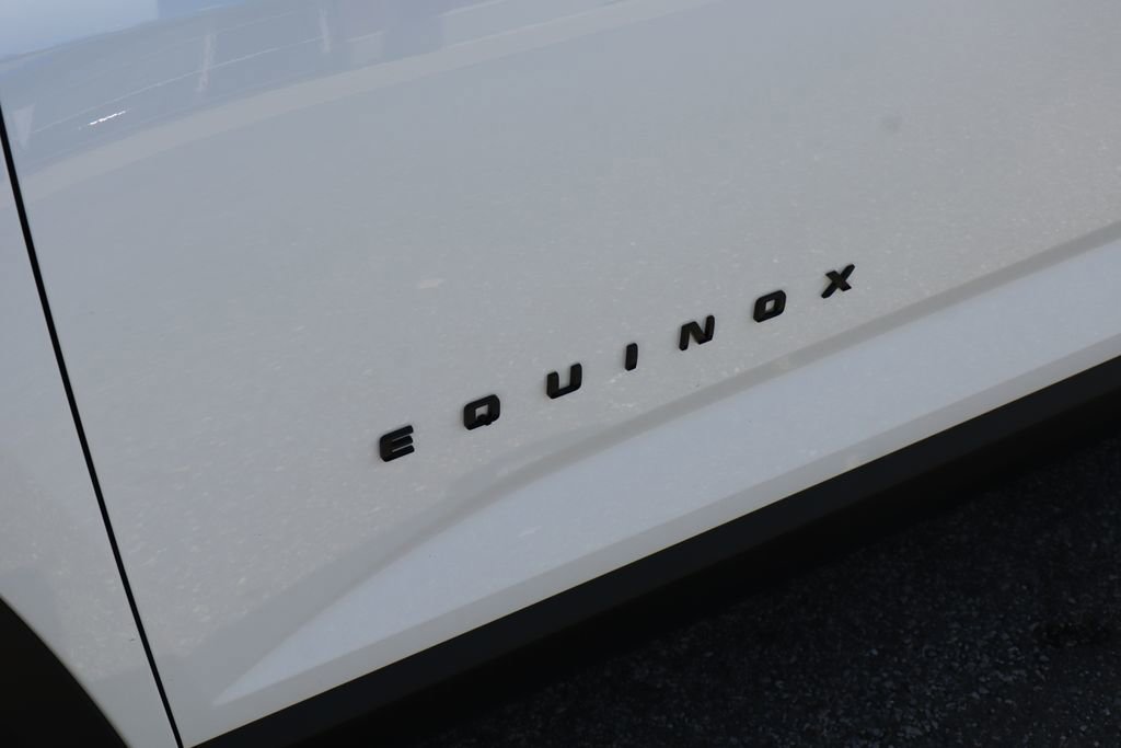 New 2026 Chevrolet Equinox LT w/ Midnight Edition AWD/4WD image 8