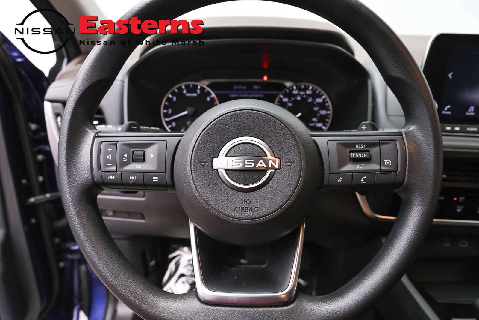 Used 2023 Nissan Rogue S AWD/4WD image 10
